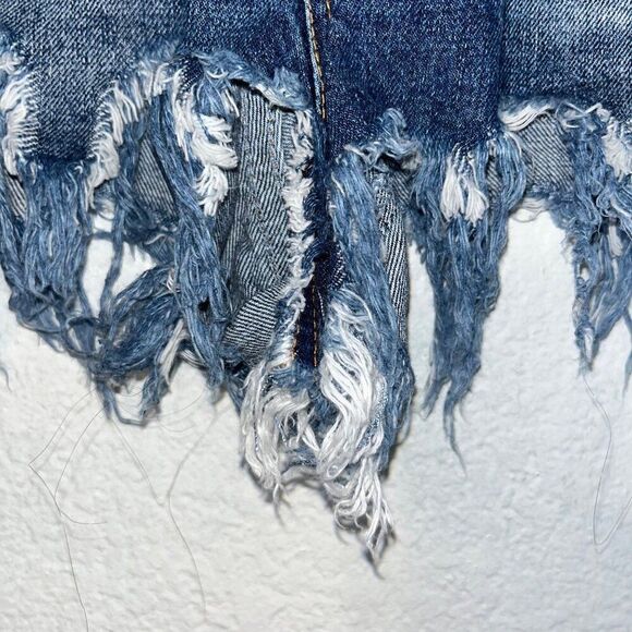 Women's We the Free Blue Fields of Sun Butterfly Printed Cutoff Denim Shorts 26 - Picture 13 of 13